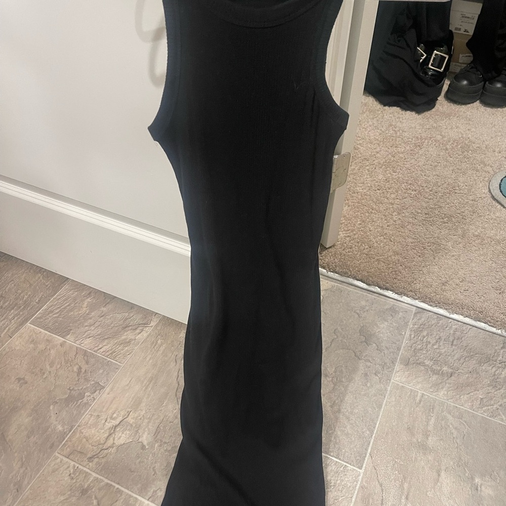 Black Sleeveless Dress